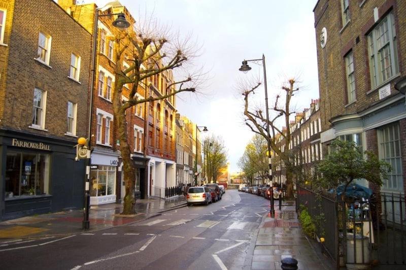 Character 2-bed Flat In Angel * Londra