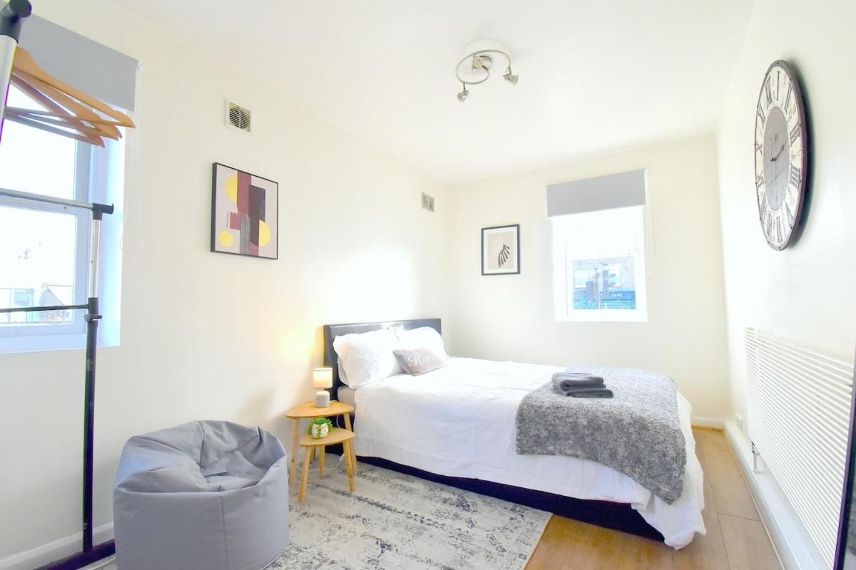 Character 2-bed Flat In Angel Londra